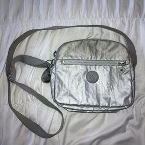 Metallic silver Kipling Crossbody😍